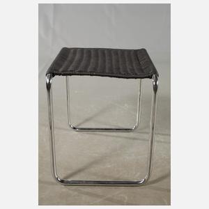 Kragstuhl mit Hocker