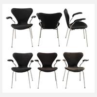 Arne Jacobsen, sechs Armlehnstühle Serie 7111