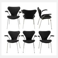 Arne Jacobsen, sechs Armlehnstühle Serie 7111