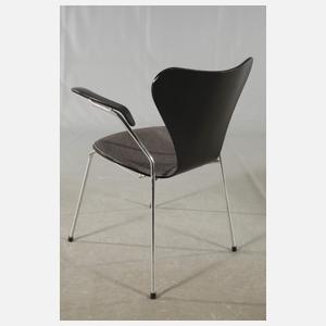 Arne Jacobsen, vier Armlehnstühle Serie 3107