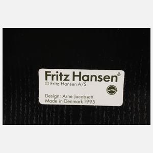 Arne Jacobsen, vier Armlehnstühle Serie 3107