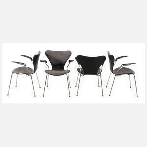 Arne Jacobsen, vier Armlehnstühle Serie 3107
