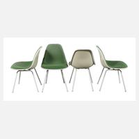 Charles Eames, vier Fiberglas-Stühle111