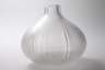 Massive Vase in feiner Schlifftechnik