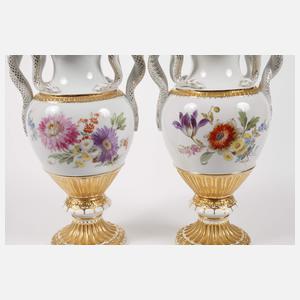 Meissen Paar Schlangenhenkelvasen "Blumenbukett"
