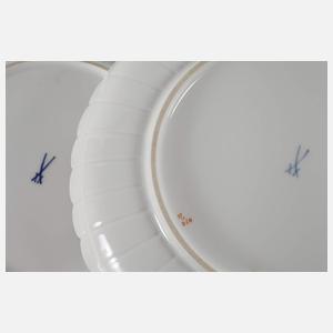 Meissen montierter Ascher und zwei Gebäckschalen