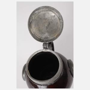Bunzlauer Krug mit Medaillenauflagen