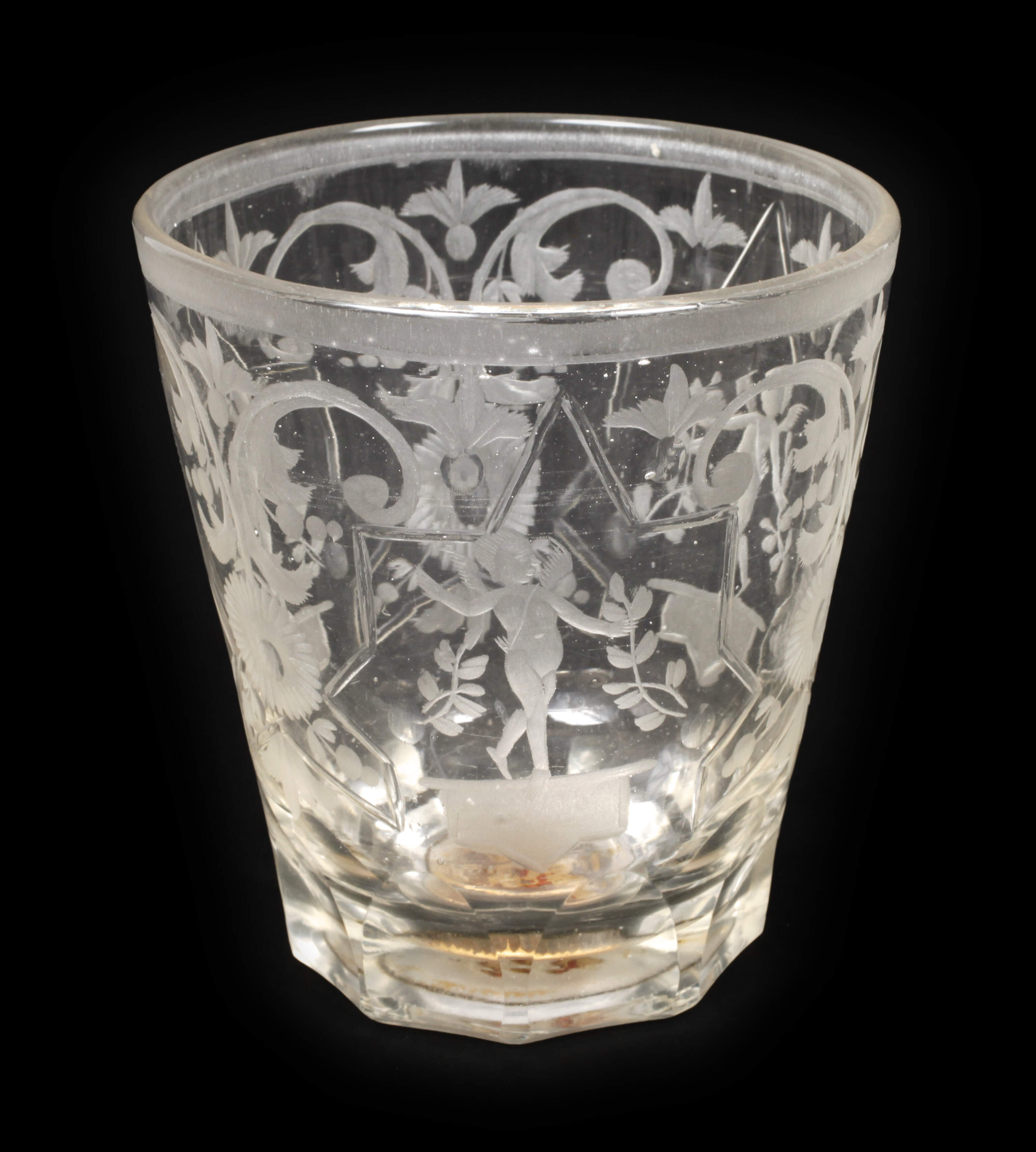 Seltenes barockes Trinkglas mit Zwischengoldmalerei