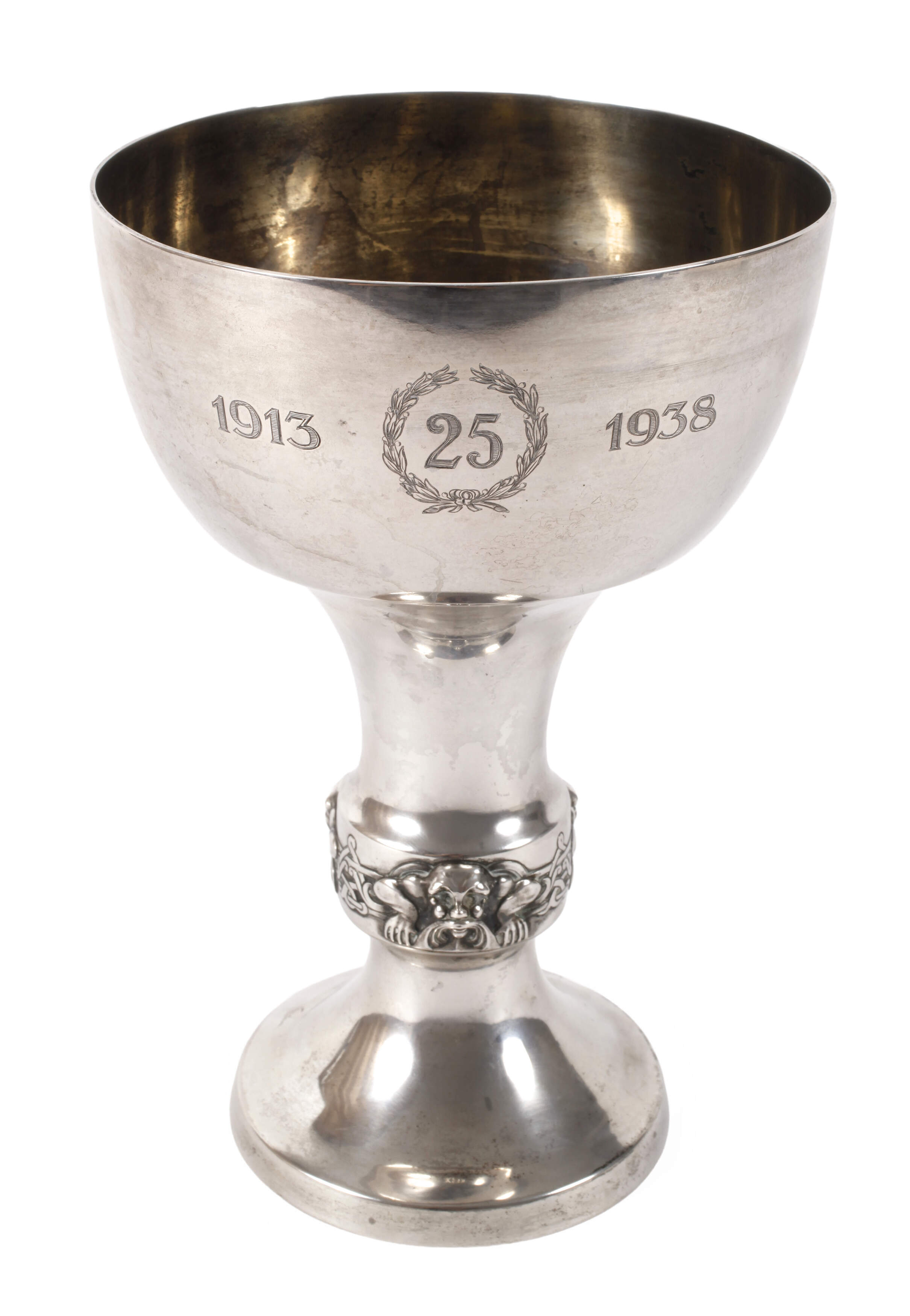 Großer Silberpokal aus Adelsbesitz