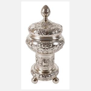 Silber Deckelpokal als Ehrengeschenk