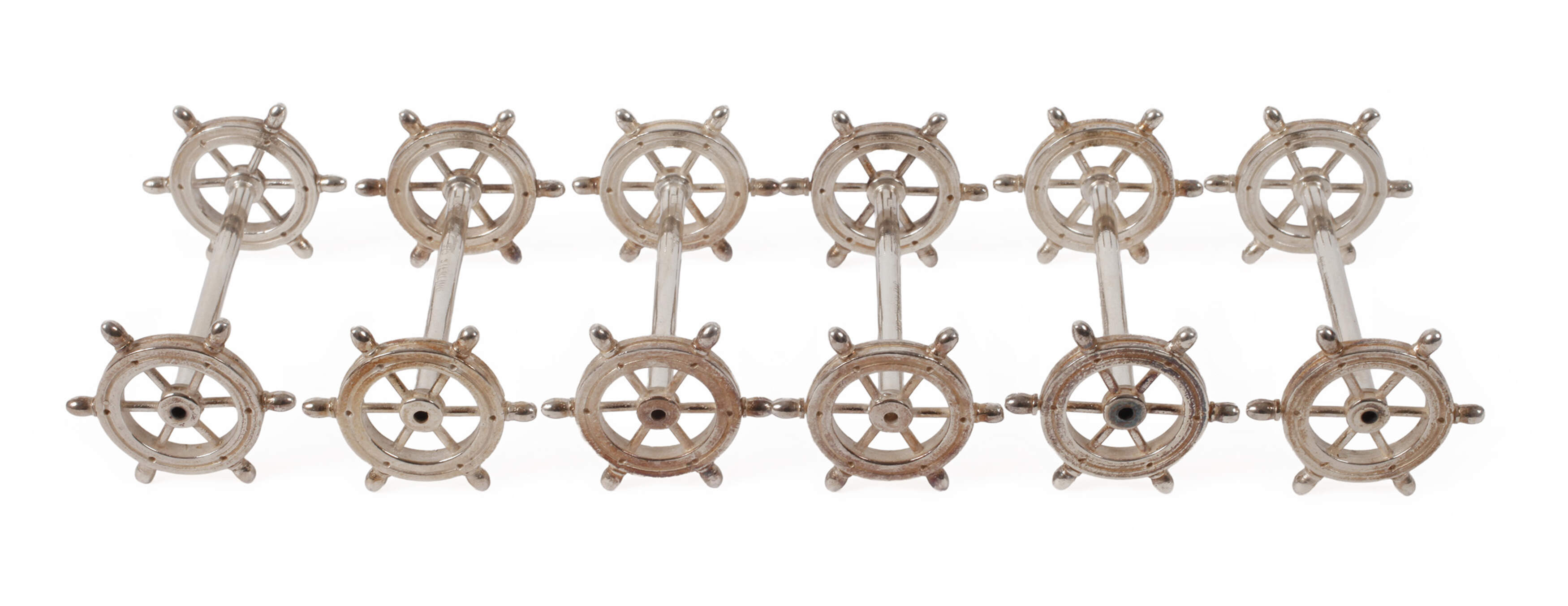 Sechs maritime Messerbänkchen