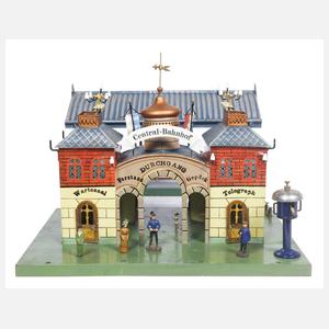 Märklin Central-Bahnhof mit Seitenhalle, Spur 1