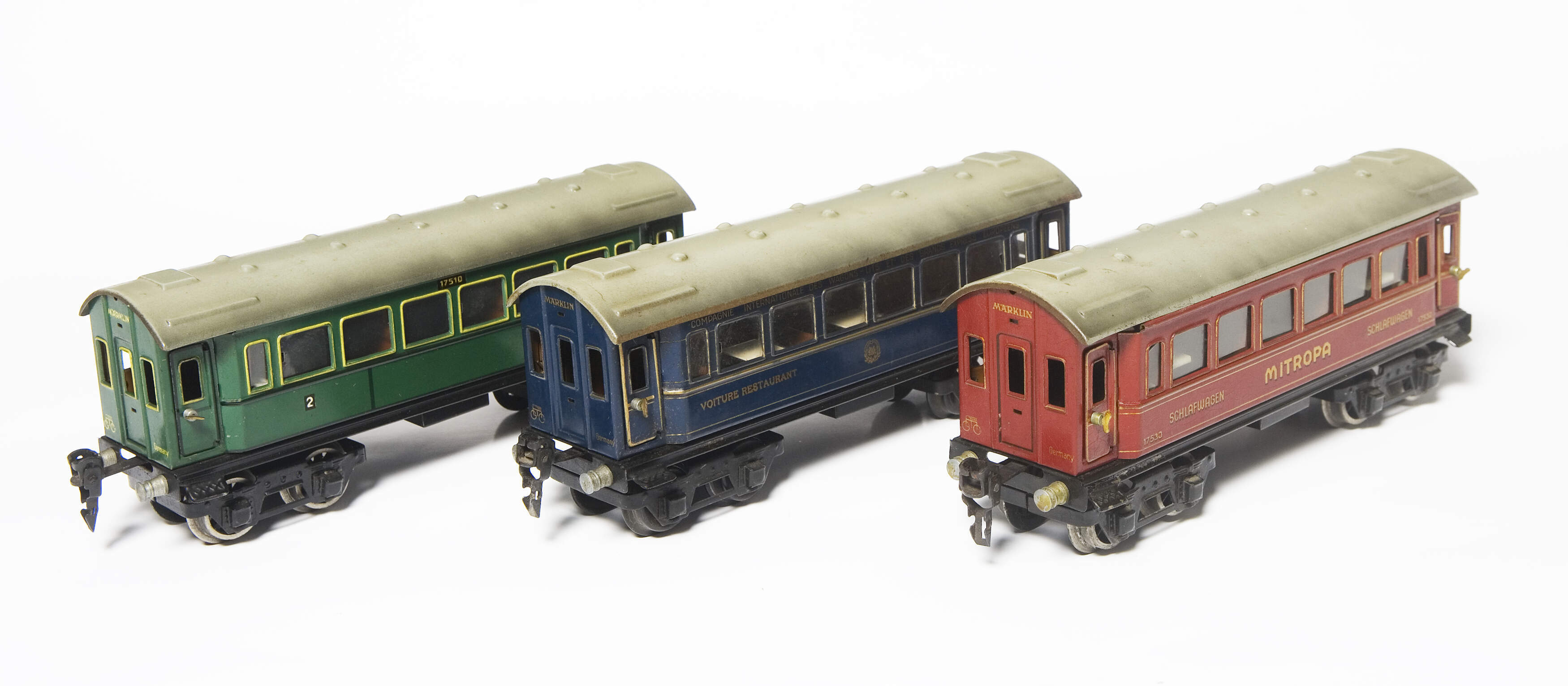3 Eisenbahnwagen mit Inneneinrichtung, Märklin Spur 0