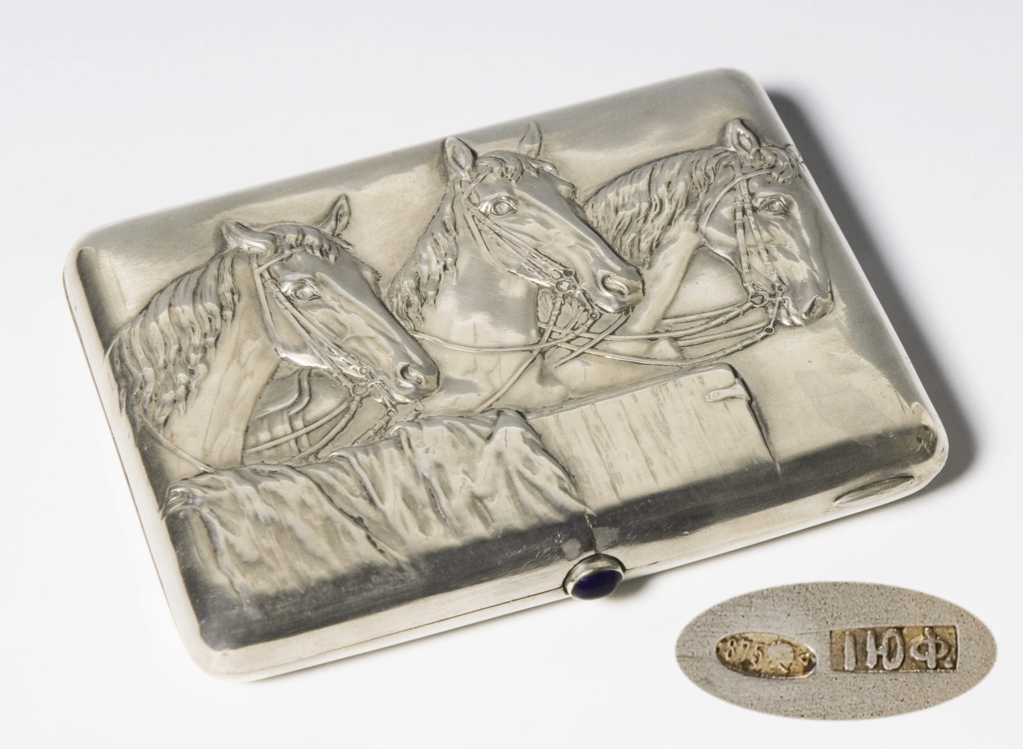 Russisches Silber-Etui mit Pferde-Relief