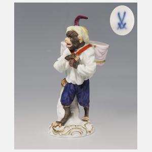 Meissen, Figur der Affenkapelle "Paukenträger"
