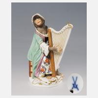 Meissen, Figur der Affenkapelle "Harfenistin"111