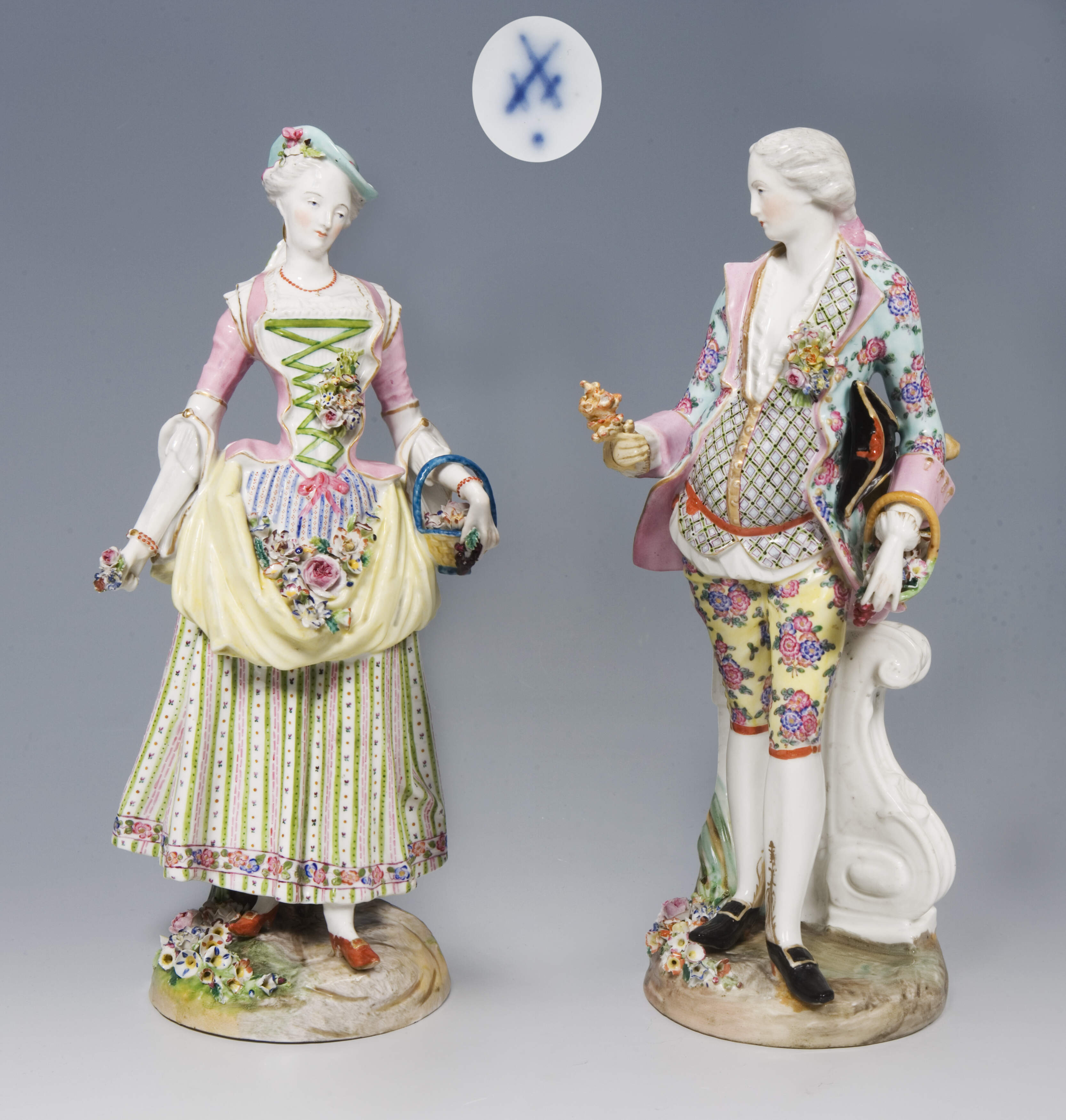 Paar große Gärtnerfiguren
