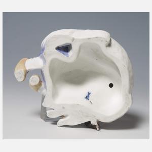 Meissen, Jugendstil-Figur "Kind, auf einem Hund liegend"