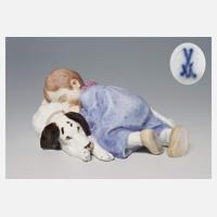 Meissen, Jugendstil-Figur "Kind, auf einem Hund liegend"111