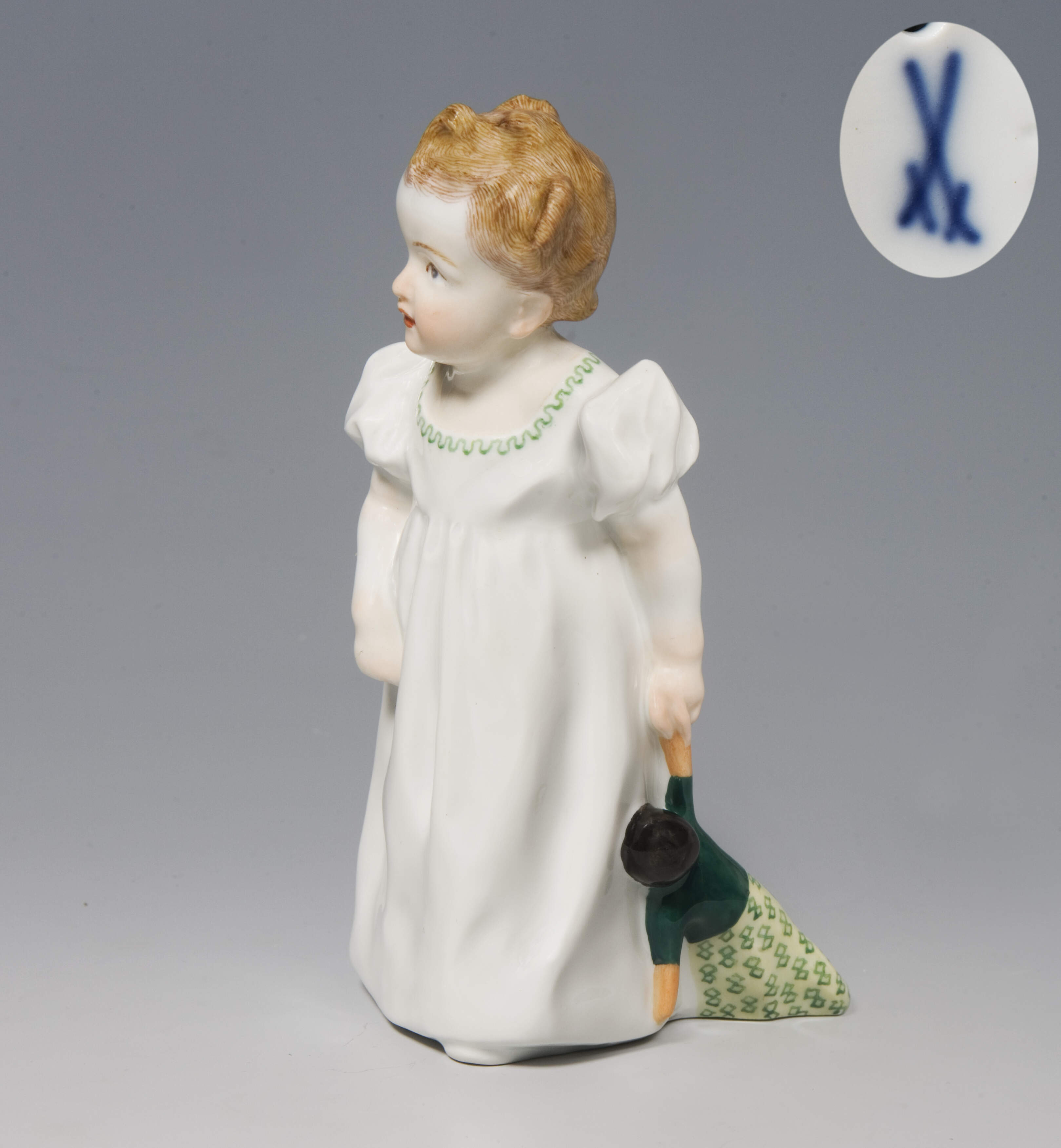 Meissen, Jugendstil-Figur "Kind mit Puppe"
