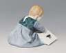 Meissen, Jugendstil-Figur "Kind mit Bilderbuch"