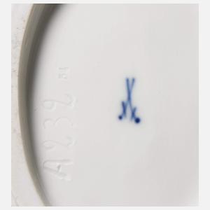 Meissen, Jugendstil-Figur "Kind mit Lokomotive"