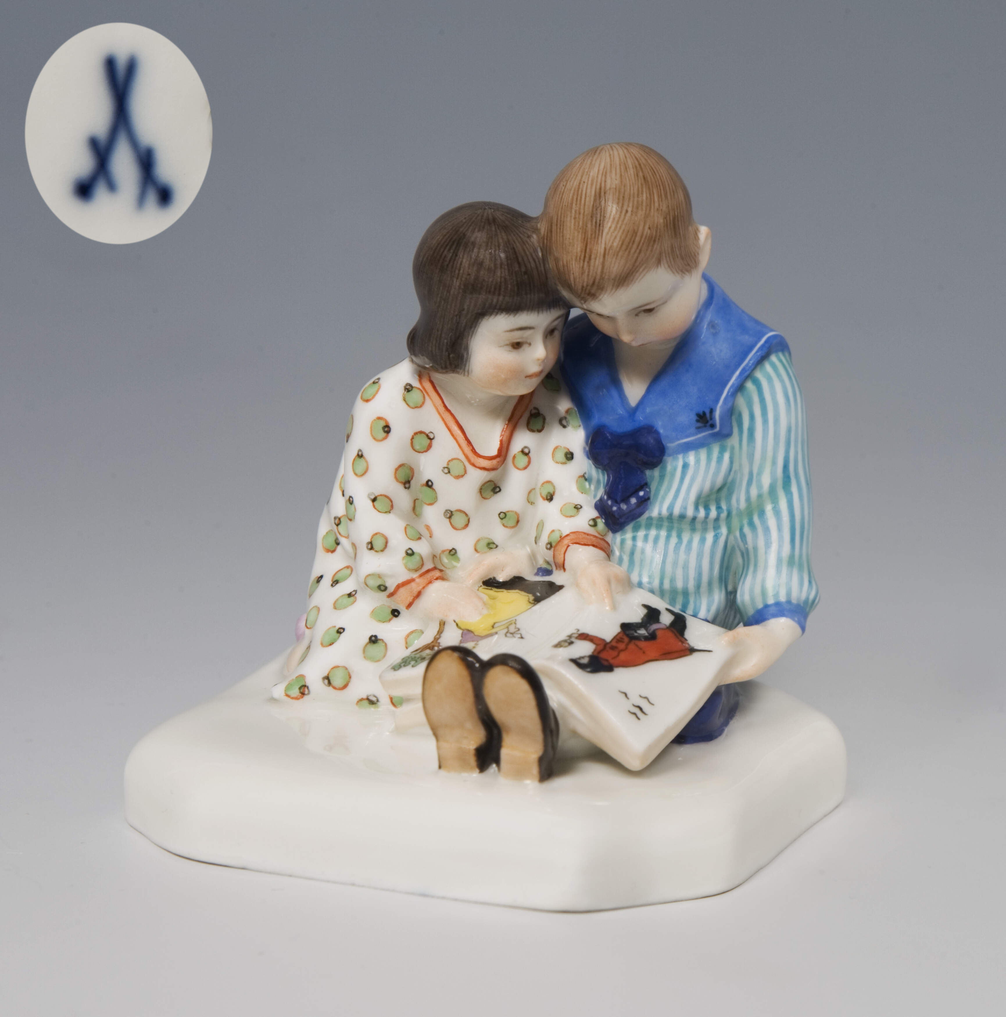 Meissen, Jugendstil-Figurengruppe "Kinder mit Bilderbuch"