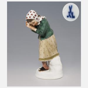 Meissen, Jugendstil-Figur "Mädchen, (Schneebälle) abwehrend"