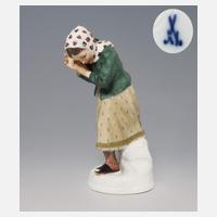 Meissen, Jugendstil-Figur "Mädchen, (Schneebälle) abwehrend"111