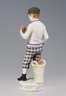 Meissen, Jugendstil-Figur "Knabe mit Apfelkorb"