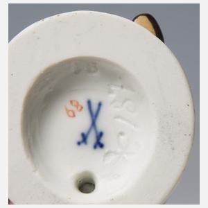 Meissen, Jugendstil-Figur "Knabe mit Apfelkorb"