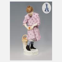 Meissen, Jugendstil-Figur "Mädchen mit Apfelkorb"111