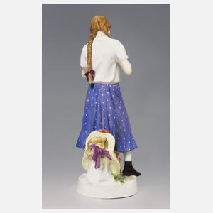 Meissen, Jugendstil-Figur "Mädchen, einen Zopf flechtend"