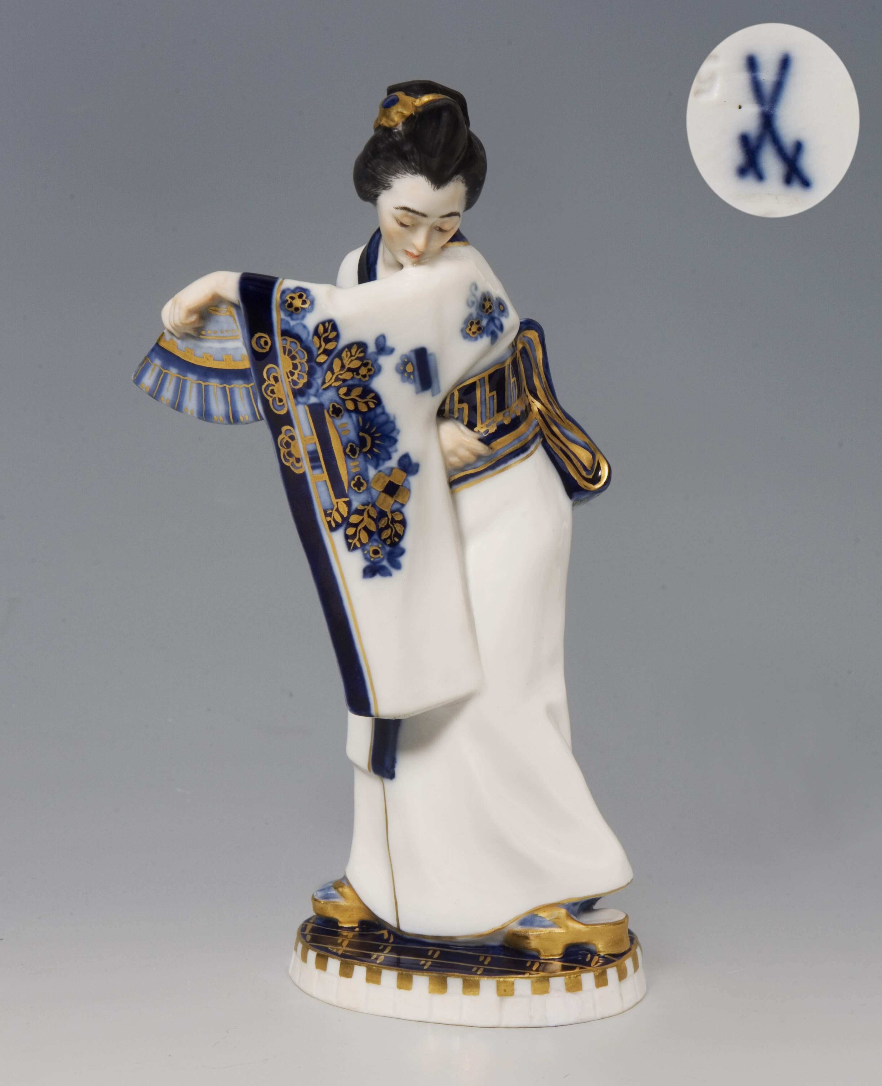 Meissen, Jugendstil-Figur "Japanerin mit Fächer"