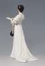 Meissen, Jugendstil-Figur "Balldame, Handschuh zuknöpfend"