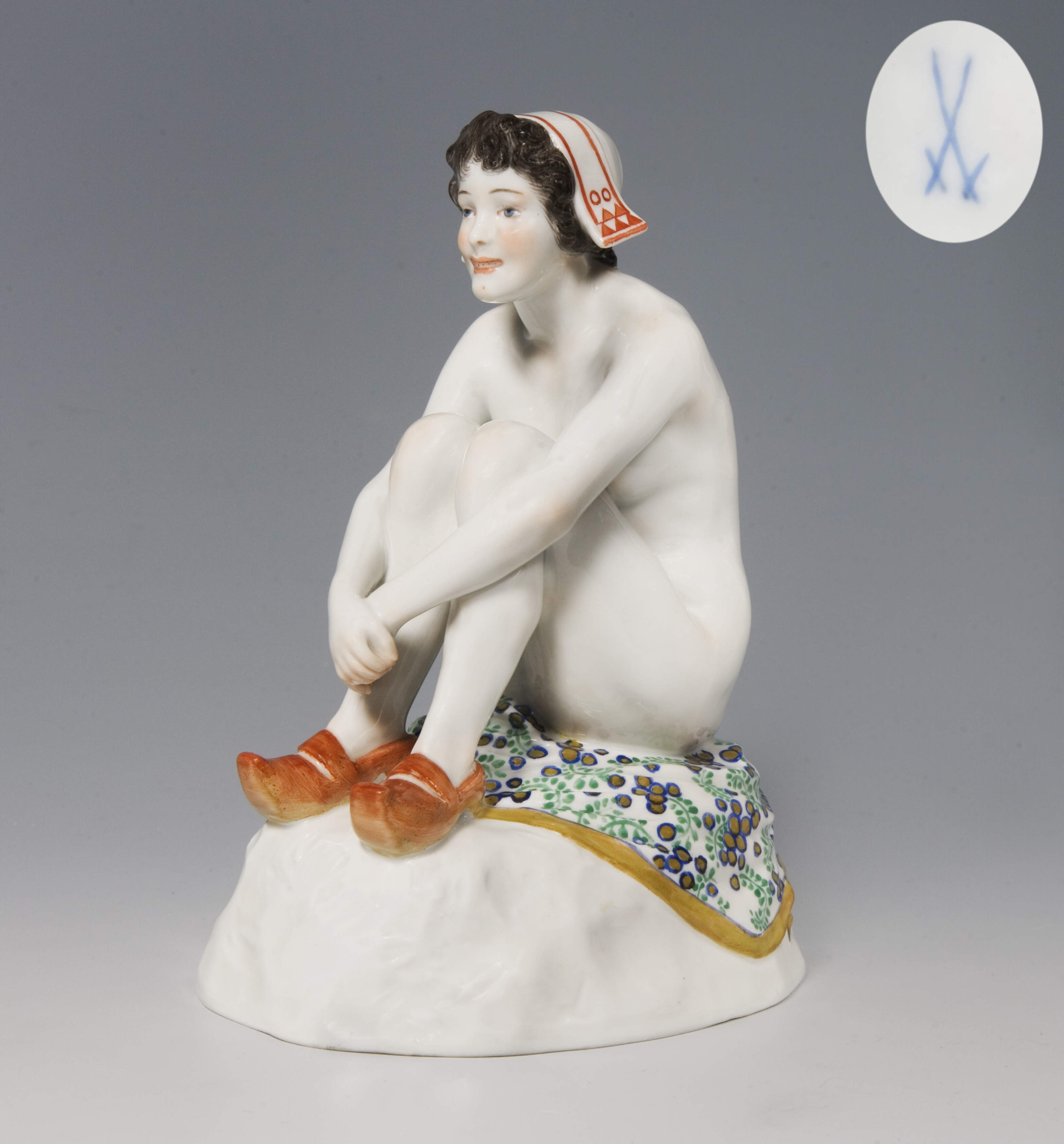Meissen, Jugendstil-Figur "Mädchen im Bad"