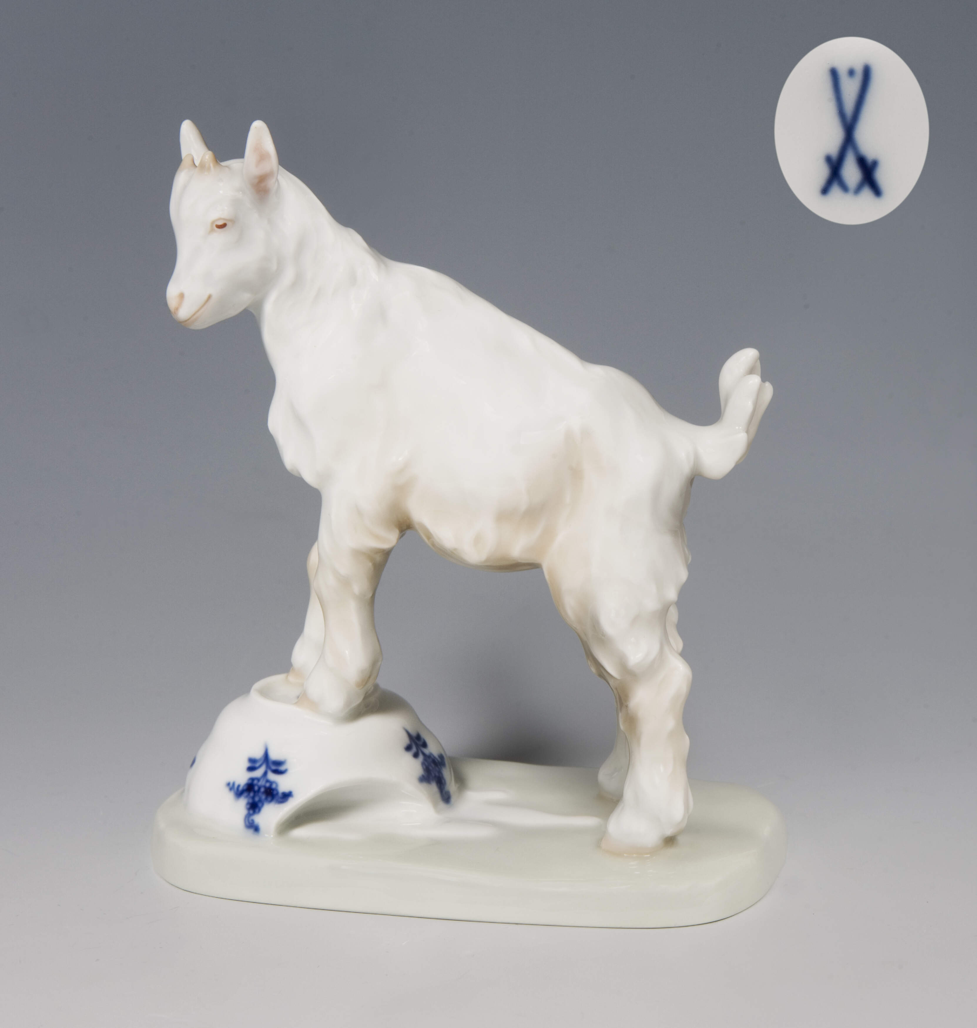 Meissen, Jugendstil-Tierfigur "Ziegenbock auf Napf"