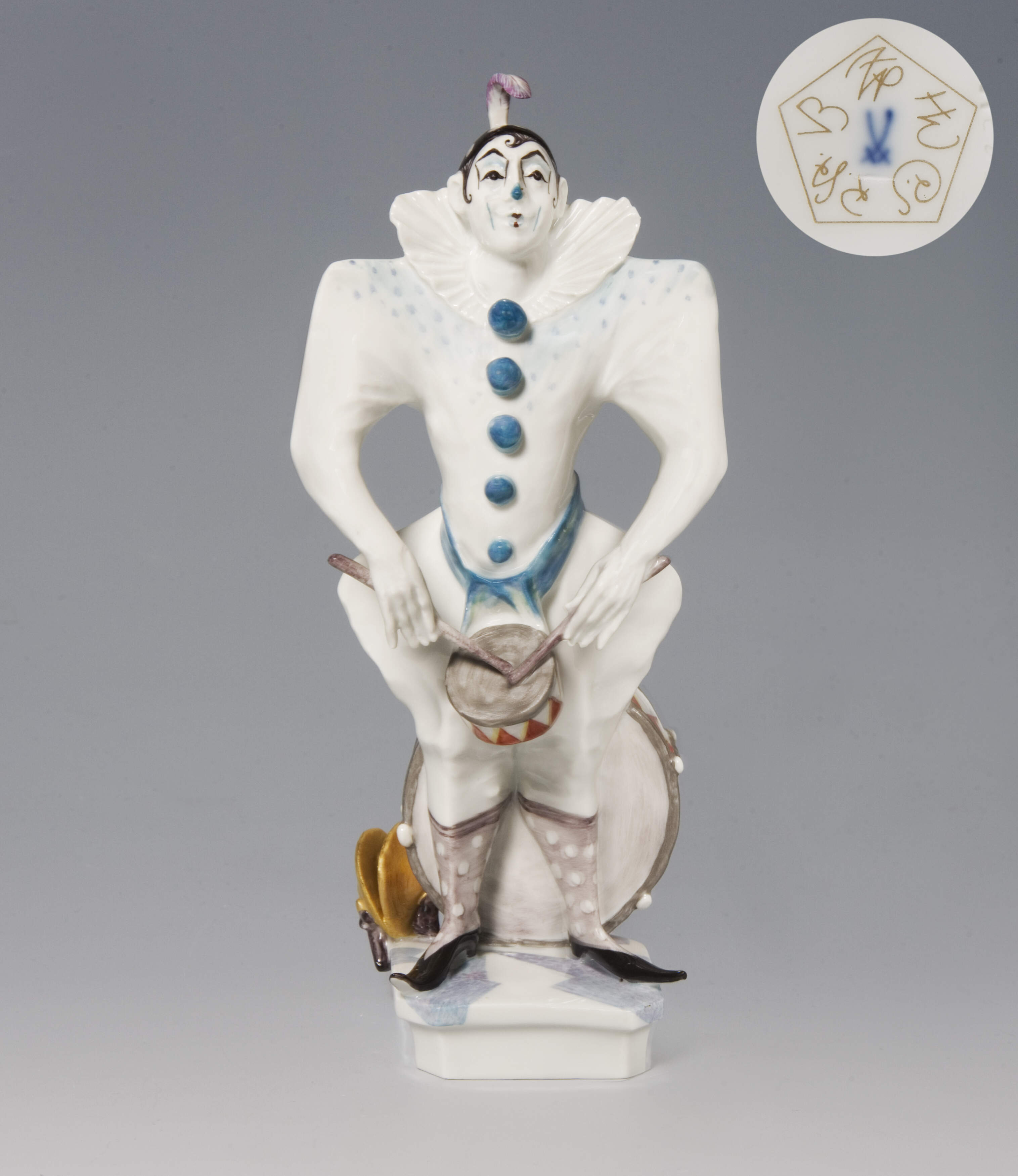 Meissen, "Clown mit Trommel" mit Sonder-Signet
