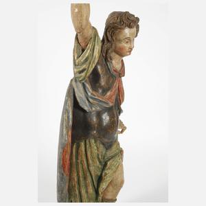 Heiligenfigur mit Flammenschwert