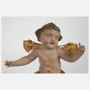 Paar geschnitzte Engel