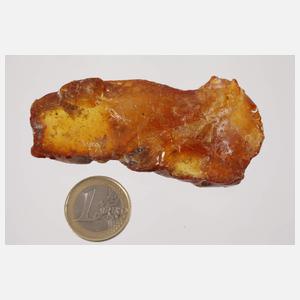 Drei Rohbernsteine