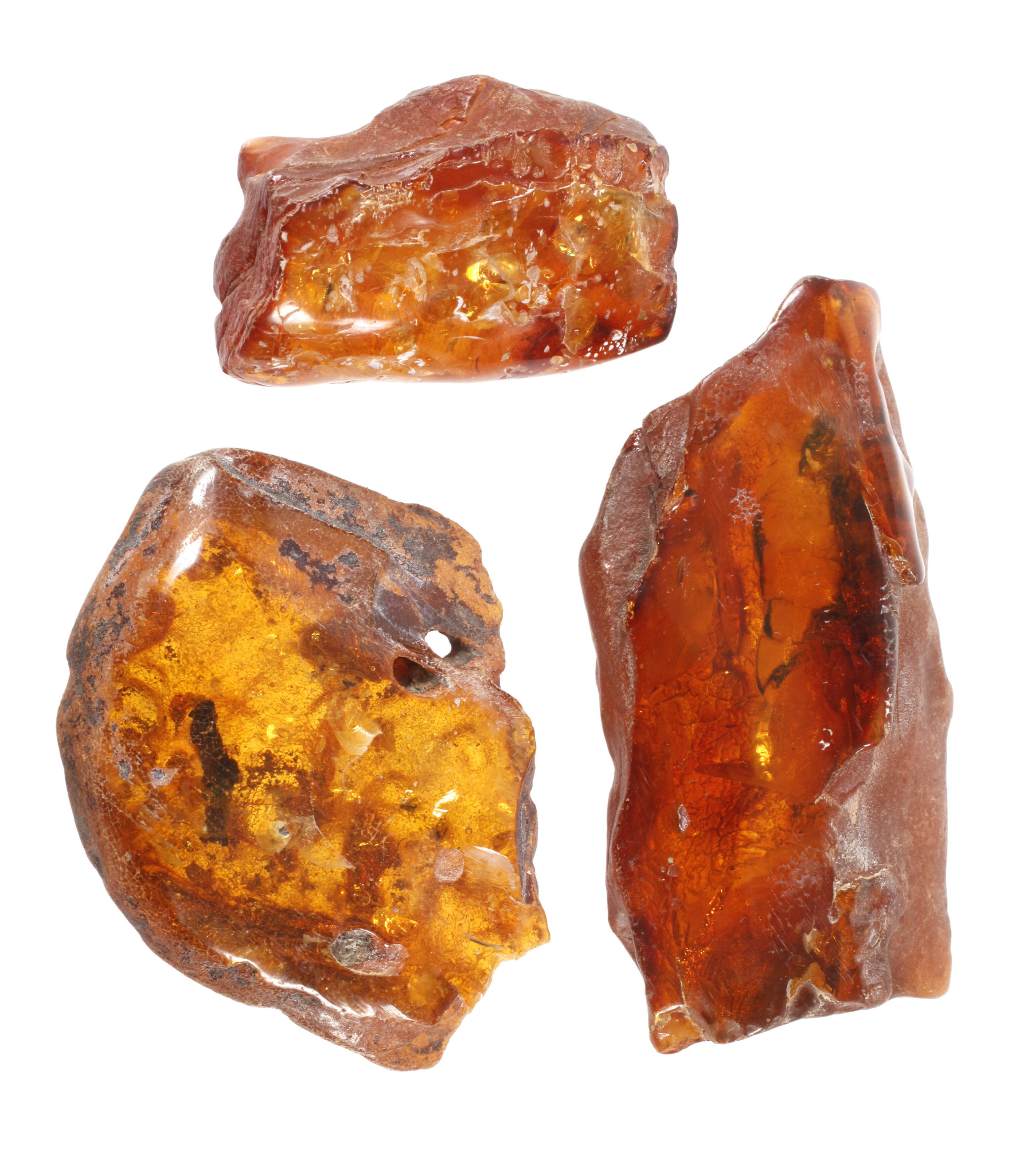 Drei Rohbernsteine