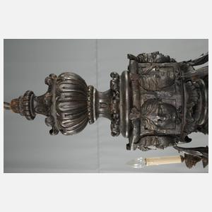 Geschnitzte Deckenlampe