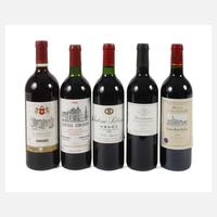 Fünf Flaschen Rotwein111