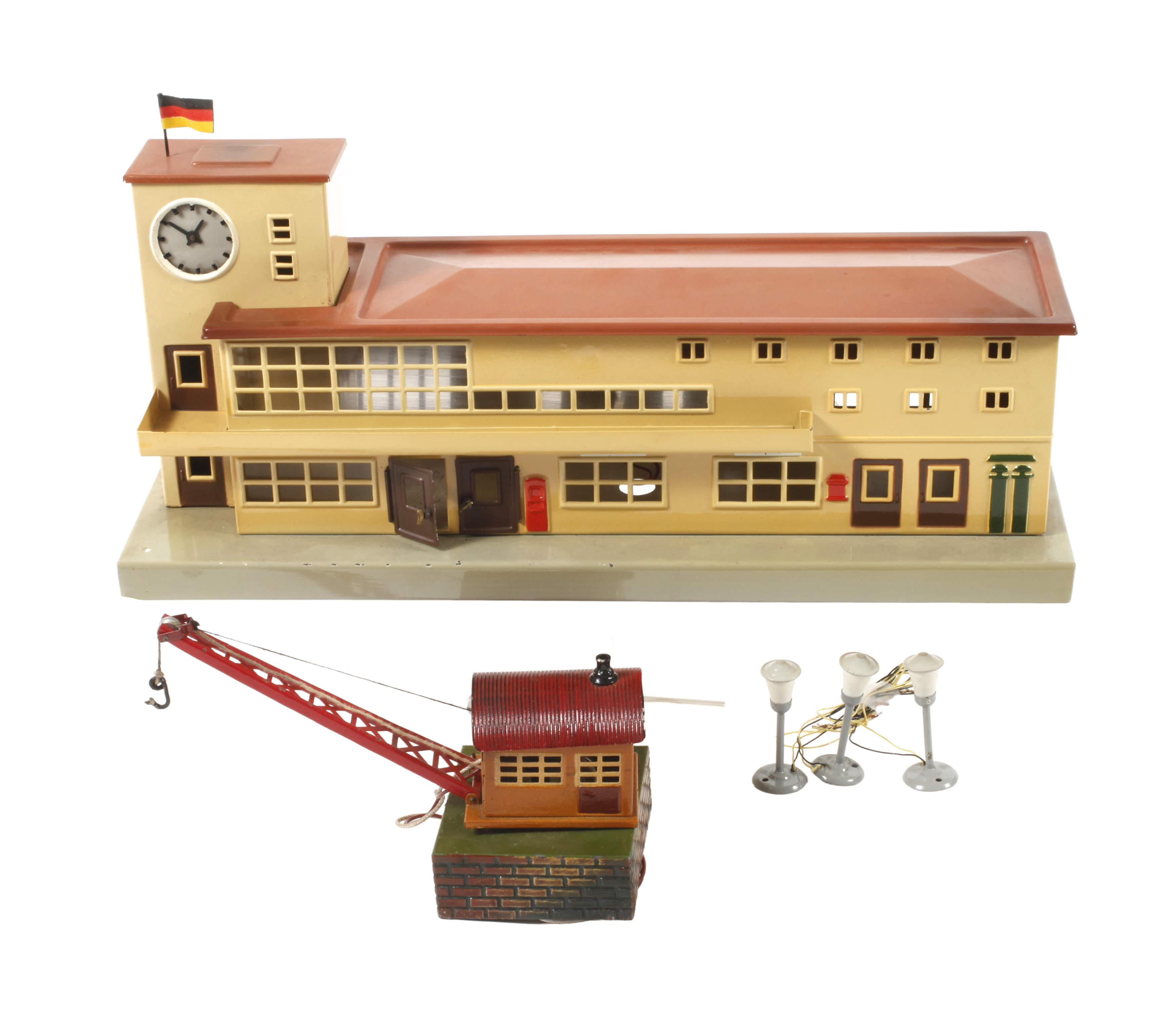 Märklin Bahnhof "Friedrichshafen" und Sockelkran