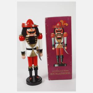 Zwei Nussknacker mit Originalkarton