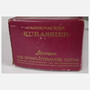 Zwei Nussknacker mit Originalkarton