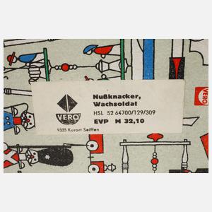 Zwei Nussknacker mit Originalkarton