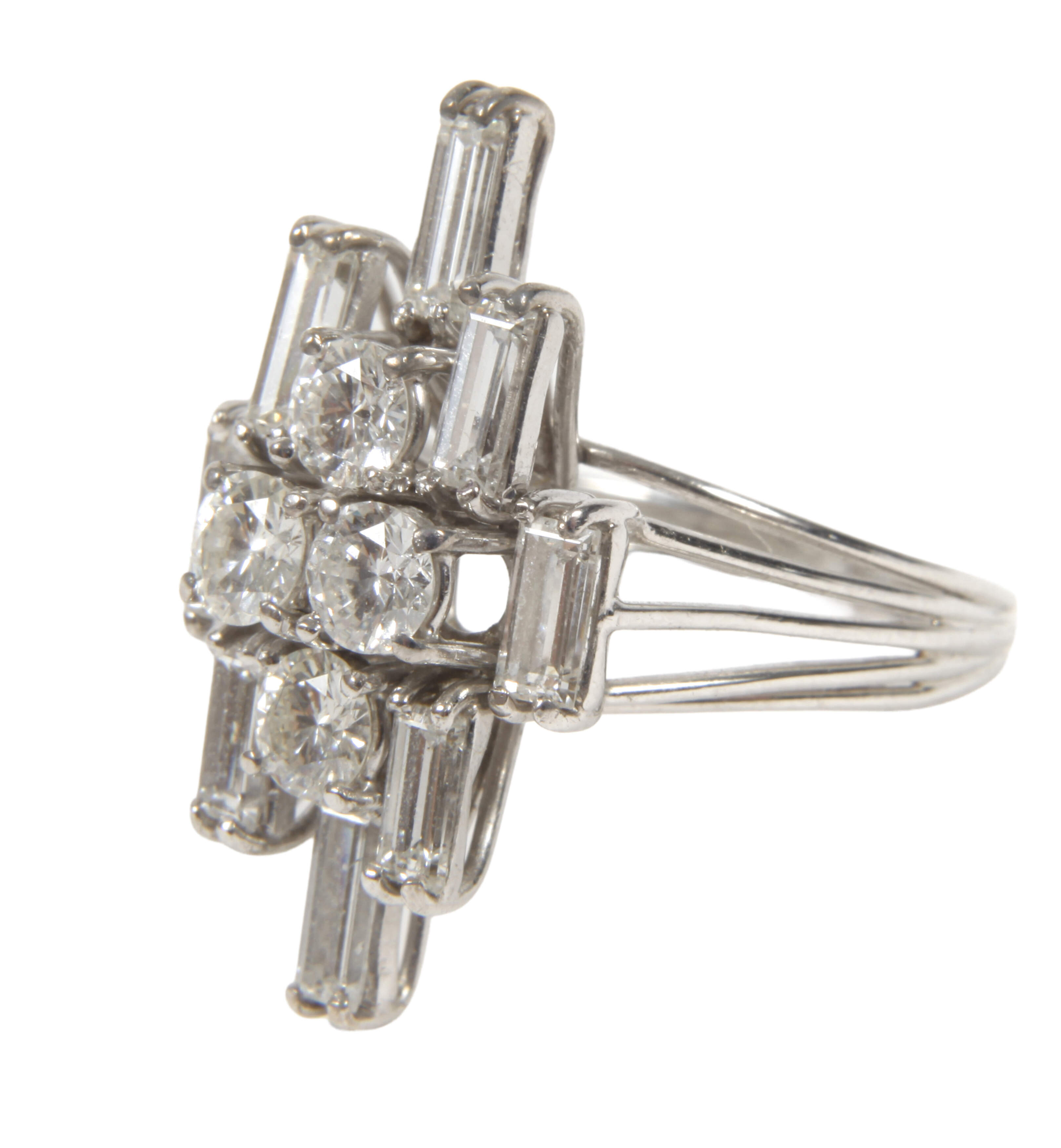 Prächtiger Damenring mit Diamanten