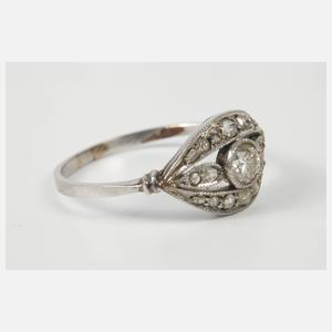 Zarter Damenring mit Diamanten